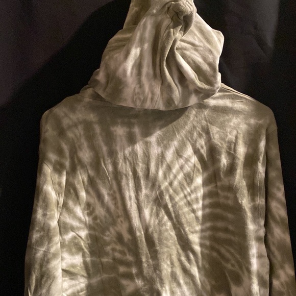 Across the pond tie dye green & white Hooded shirt | retro | mens tops - Picture 9 of 10